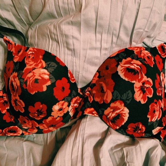 Marilyn Monroe Other - NEW Sexy Flower Bra